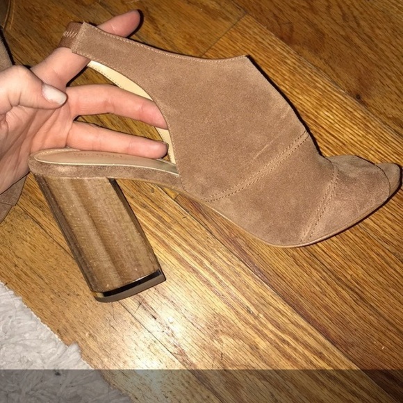 Michael Khors NEW Brown Heels - Picture 4 of 5